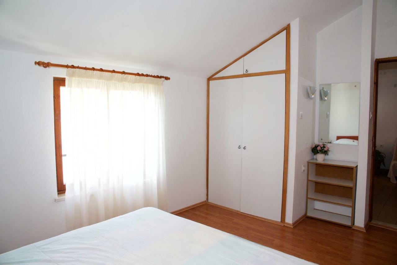 Apartments Fjaka スベティ・フィリップ・イ・ヤコブ エクステリア 写真