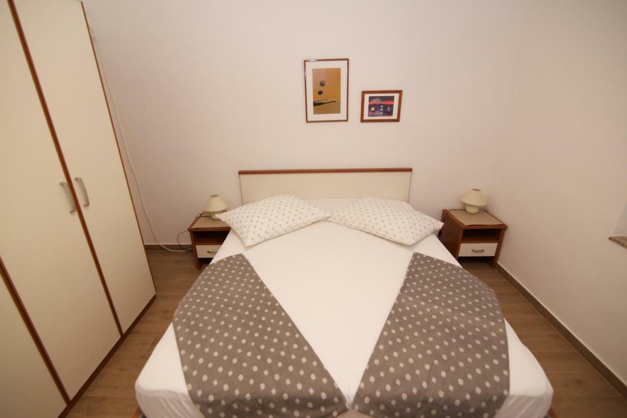 Apartments Fjaka スベティ・フィリップ・イ・ヤコブ エクステリア 写真