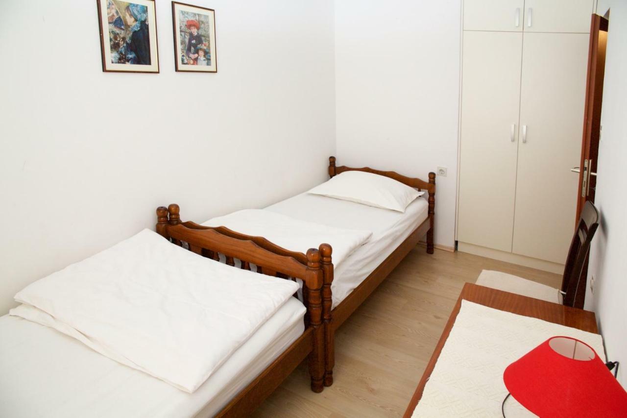 Apartments Fjaka スベティ・フィリップ・イ・ヤコブ エクステリア 写真