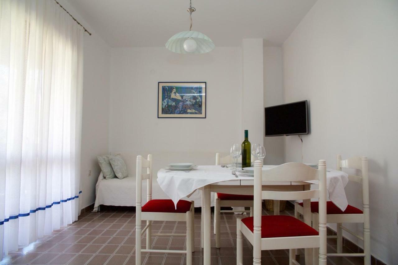 Apartments Fjaka スベティ・フィリップ・イ・ヤコブ エクステリア 写真