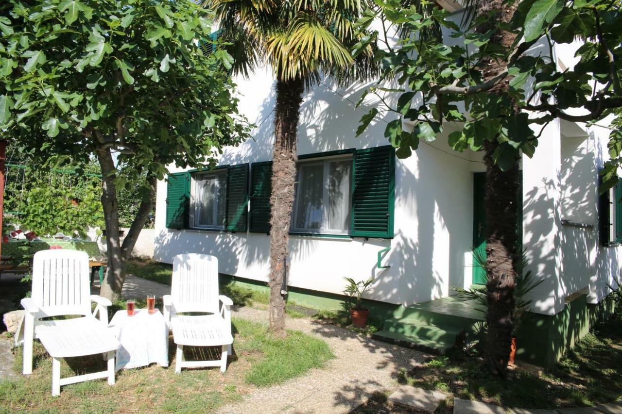 Apartments Fjaka スベティ・フィリップ・イ・ヤコブ エクステリア 写真